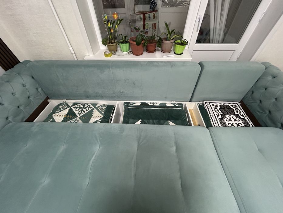 Продам диван в хорошем состояние