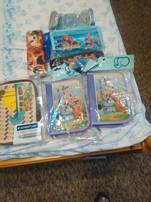 Несесери нови на добри цени с по 1,2, и 3 ципа.Много  здрави