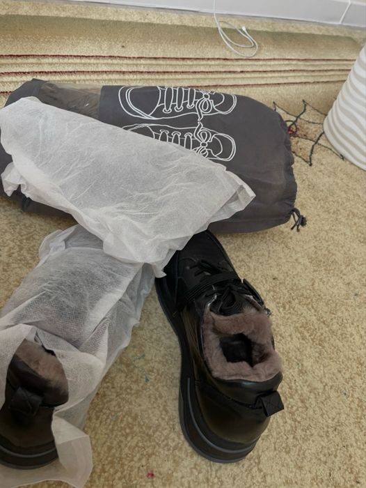 Зимние женские ботинки продам