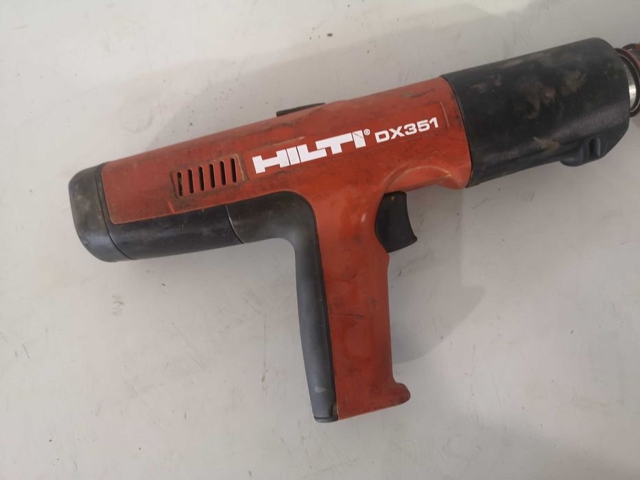 Пистолет за пирони -  Hilti DX351