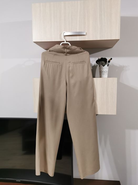 Pantaloni largi cu talie inalta H&M
