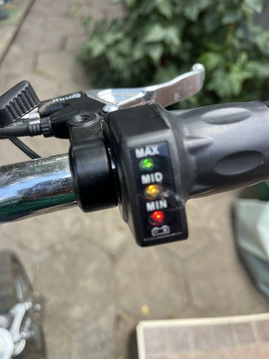 Скутер 1000 w  перфектен