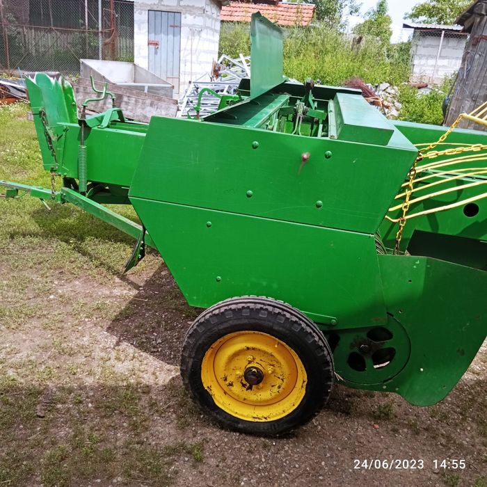 De vânzare presă J D 300
