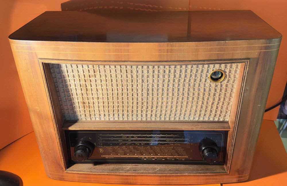 Ретро Лампово Радио AT-Super 660 Wk3 AEG