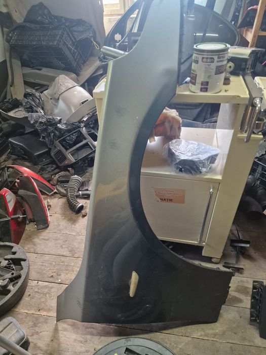 Aripa aripi fata bmw e60