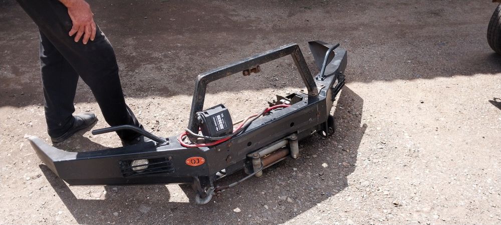 Отвал,бампер с лебёдкой