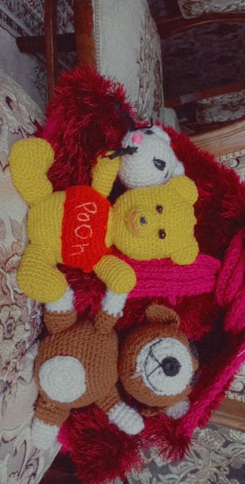 Qo'lda to'qilgan o'yinchoqlar.