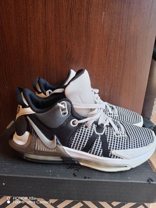 Nike lebron 17 gri conditie buna