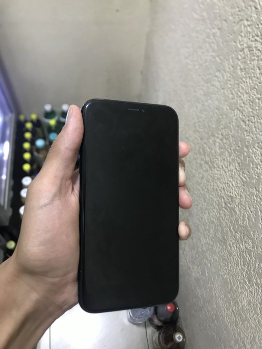 Iphone xr rang qora srocna sotlad