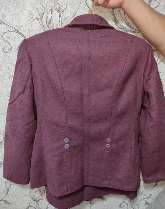 Продаётся костюм