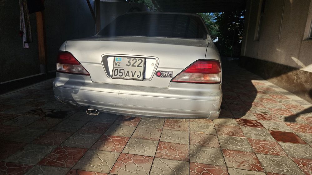 Срочно продаю ниссан