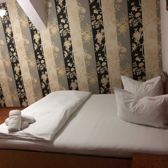 Cazare deosebită Oradea -Baile Felix ,pensiune 3*si pt muncitori