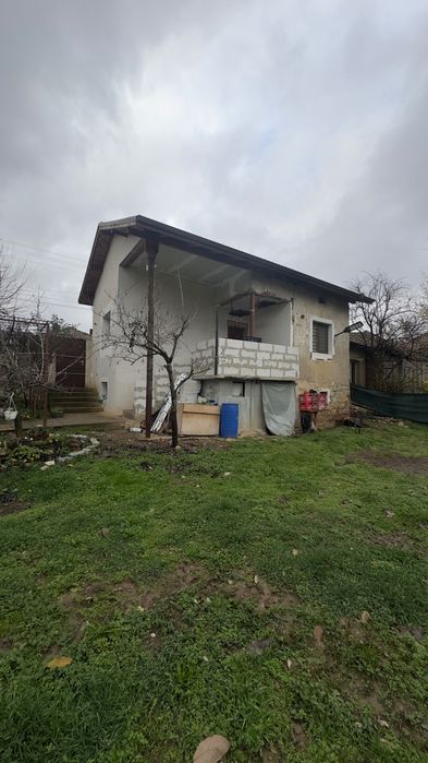 Продавам къща в Горно Церовене