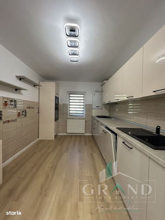 Apartament 3 camere de vanzare, 2 bai , Zorilor
