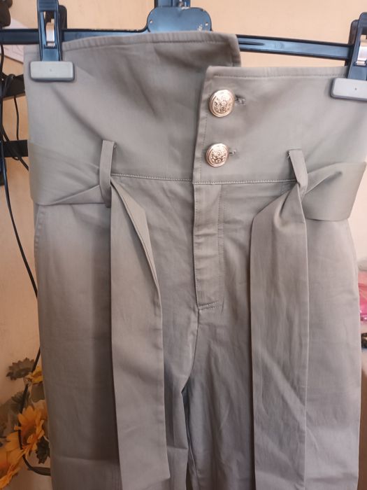 Продам джинсы синие и брюки плащевка