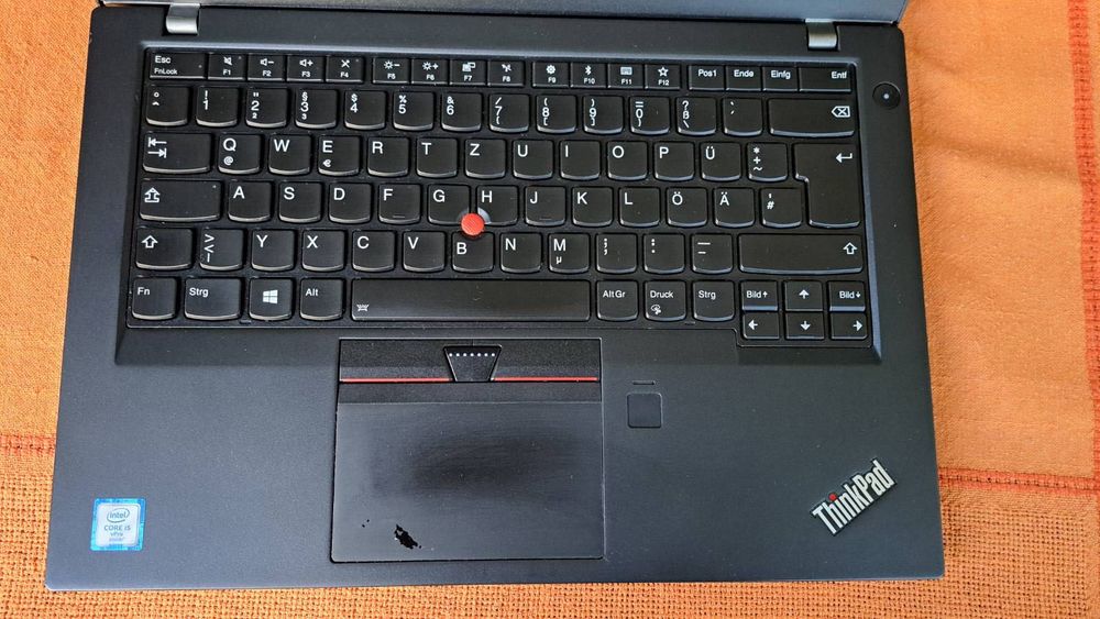 Отличен Thinkpad T470s (до 5 часа на батерия)