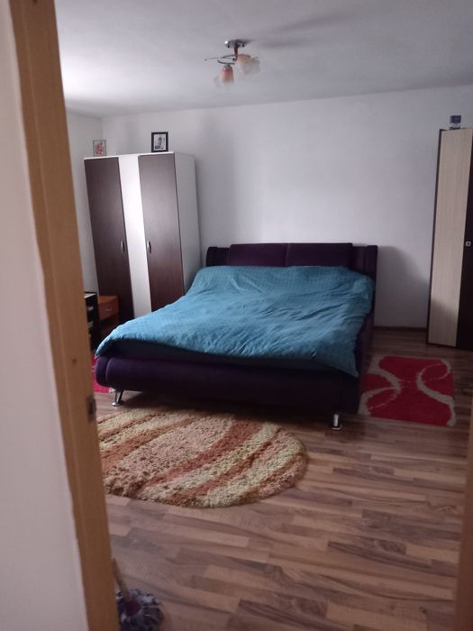 Vând casă  locuită