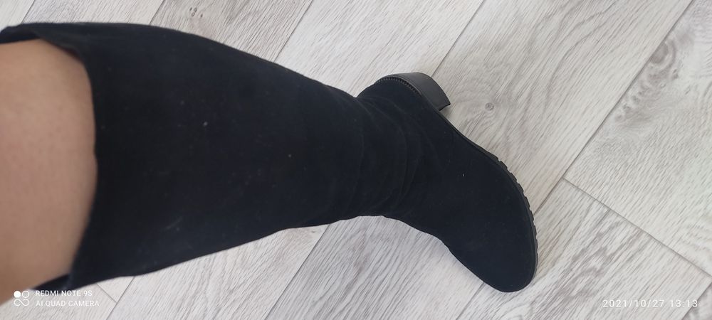 Продаются новые сапоги зима!Одеты один раз!