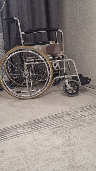 Инвалидная коляска с горшком