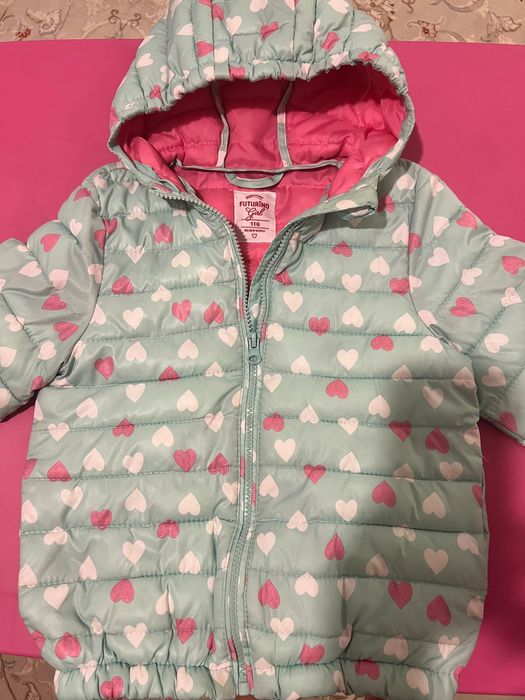 Куртка на девочку 5-6 лет