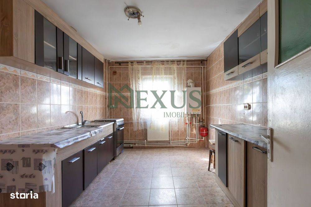 Apartament cu 4 camere, 90 mp, etaj 1 – Zona Nord, Bacău