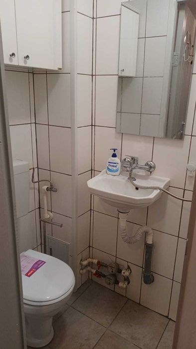 Vand camera cu baie si centrala proprie in Astra