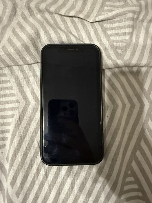 Продам iPhone 11