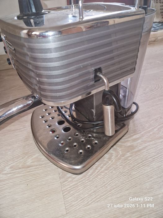 Aparat cafea Delonghi
