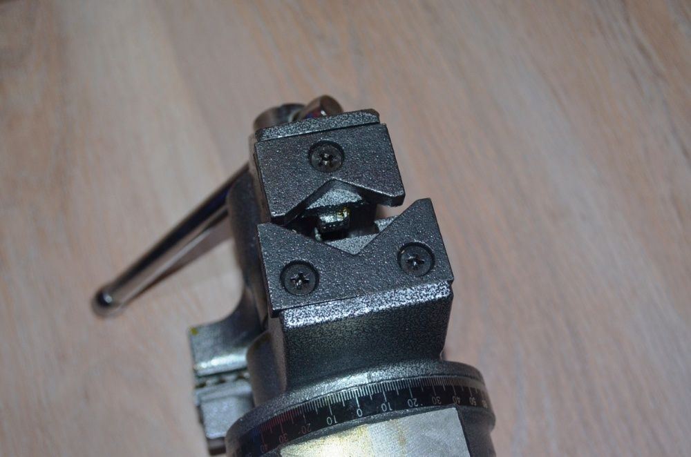 Слесарные тисы Кедр