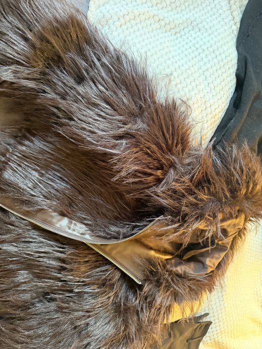 Дамско кафяво късо яке/палто от еко пух