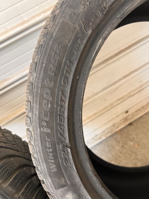 Зимни Гуми 225/45/17 Hankook 2 броя