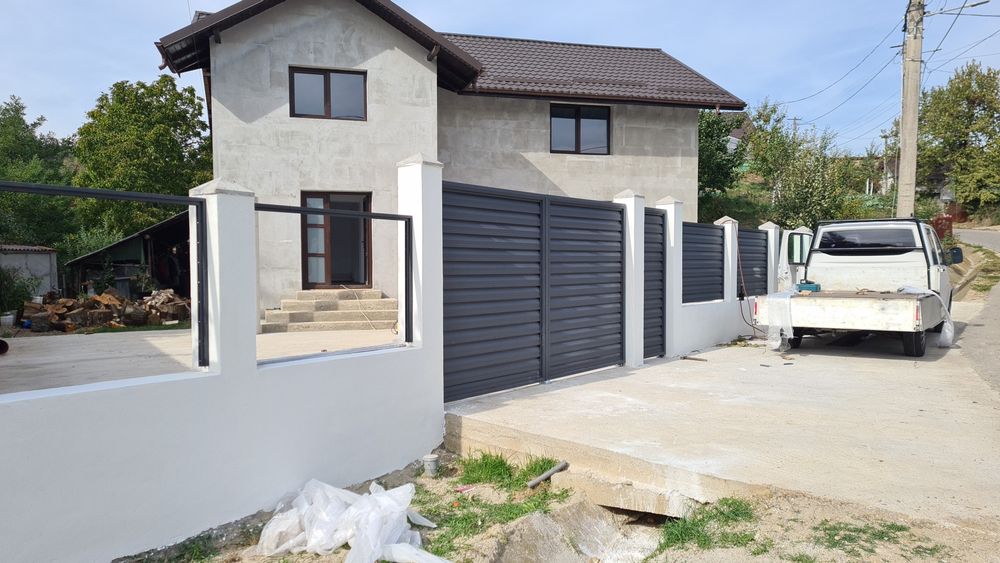 Porți garduri tip jaluzea