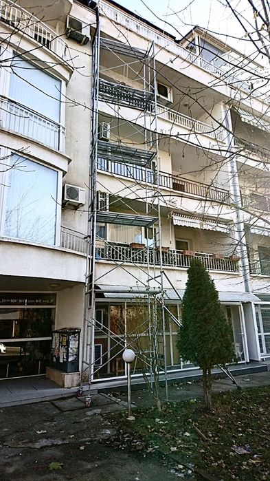 Олекотено мобилно скеле под наем раб. на топ цени