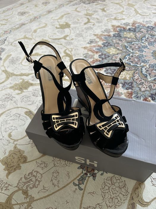 Продам босоножки 36 размера