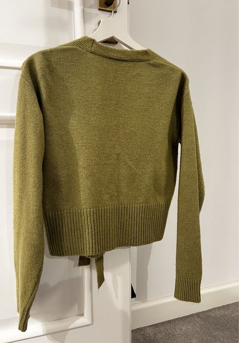 Зелена жилетка с връзки