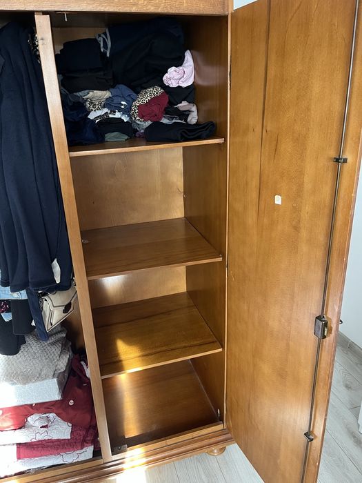 Set mobila calitate foarte buna , urme de uzura