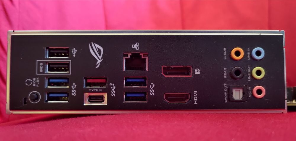 Ryzen 5 5600X + ASUS ROG STRIX B550-F + 16GB DDR4 / опц  32GB R7 5800X