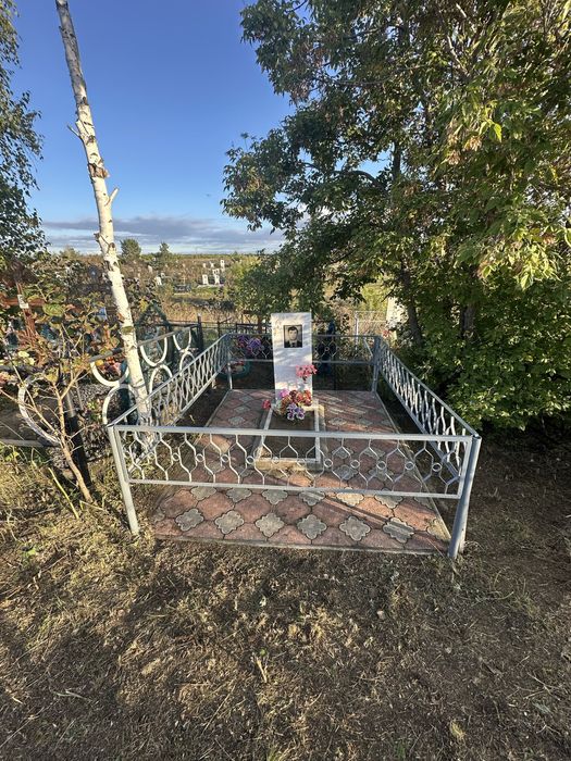 Уборка , благоустройство могил