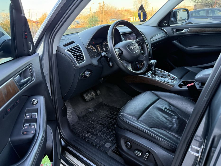 Audi Q5 - Hybrid + Benzina 2.0 Quattro- 220 Cp- Full