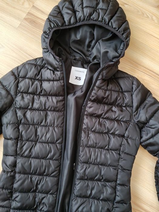 Дамско олекотено яке