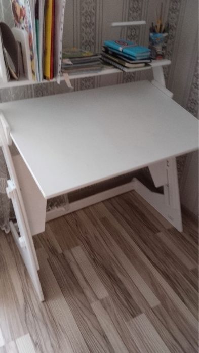 Продам стол-парту