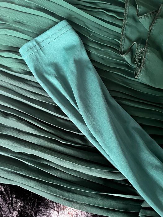 Продам        платье.