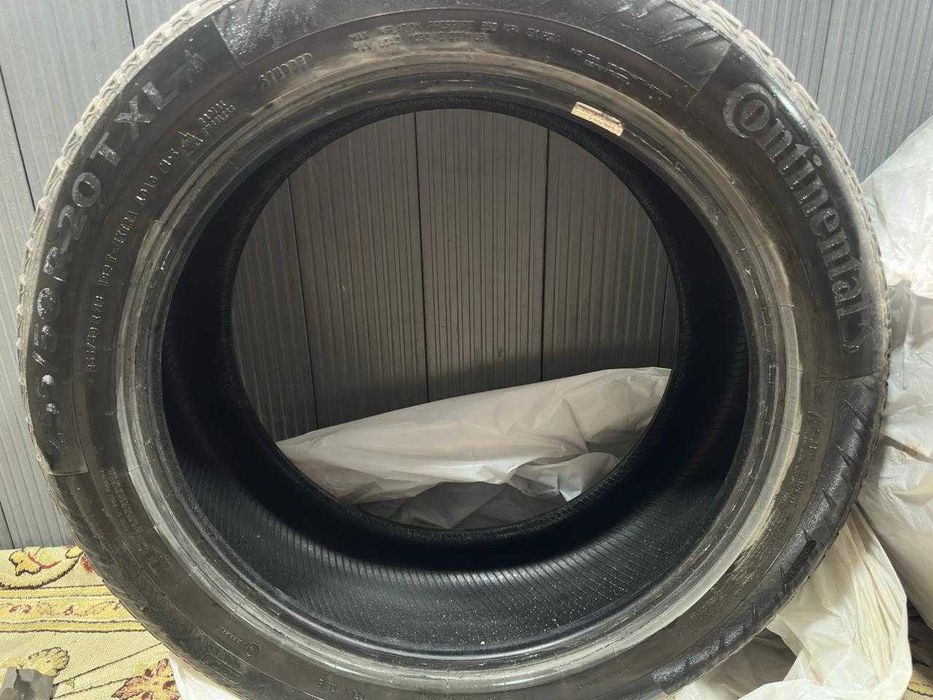 Продам 2 зимние шины Continental IceContact XTRM