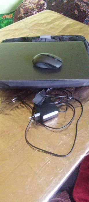 Noutbuk Lenova corei 3