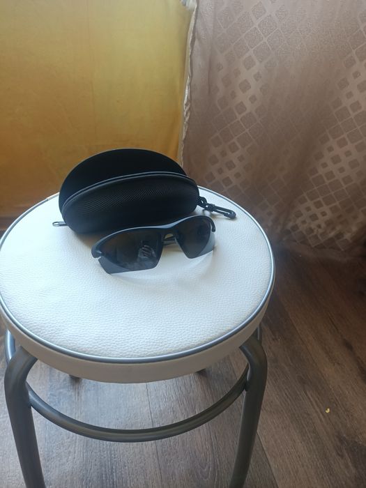 Продам очки с чехлом