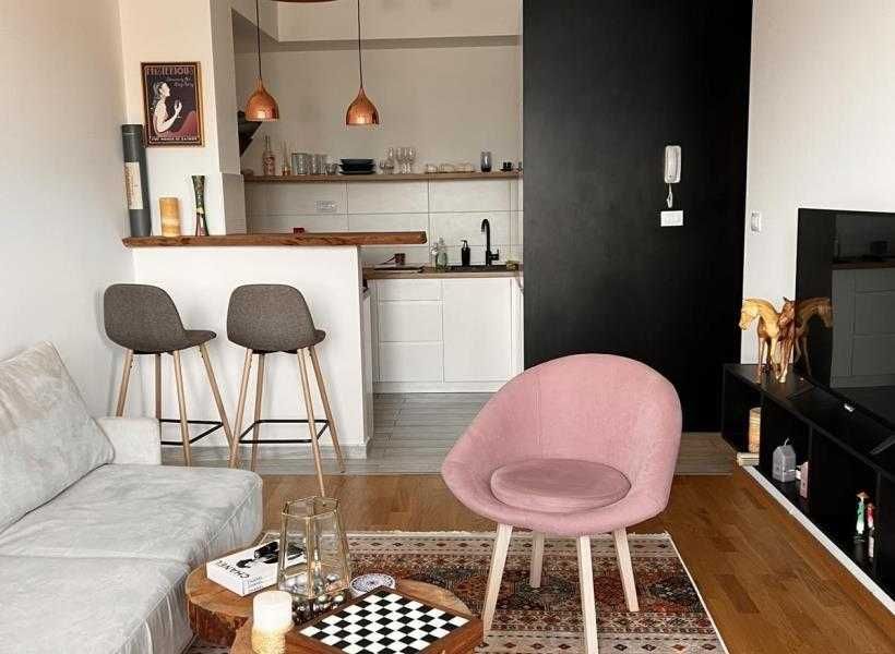 Двустаен имот в кв.Белите брези