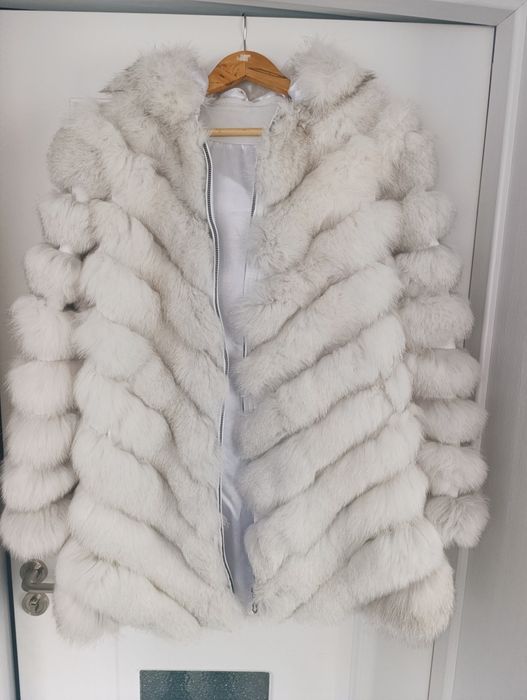 Haină (vestă)din blană de vulpe polară
