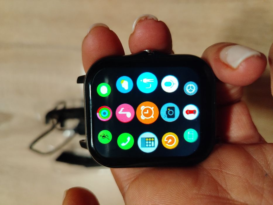 Смарт часовник в черно