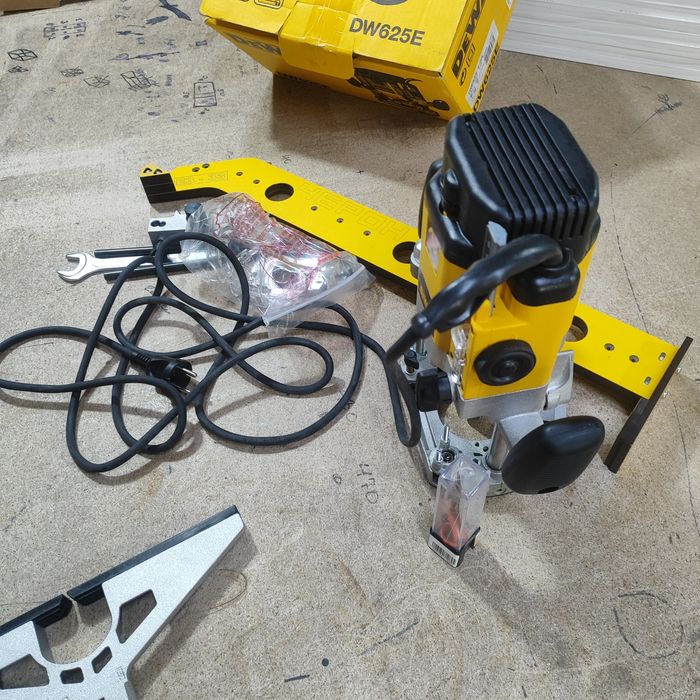 Продам новый Фрезер 2000w.