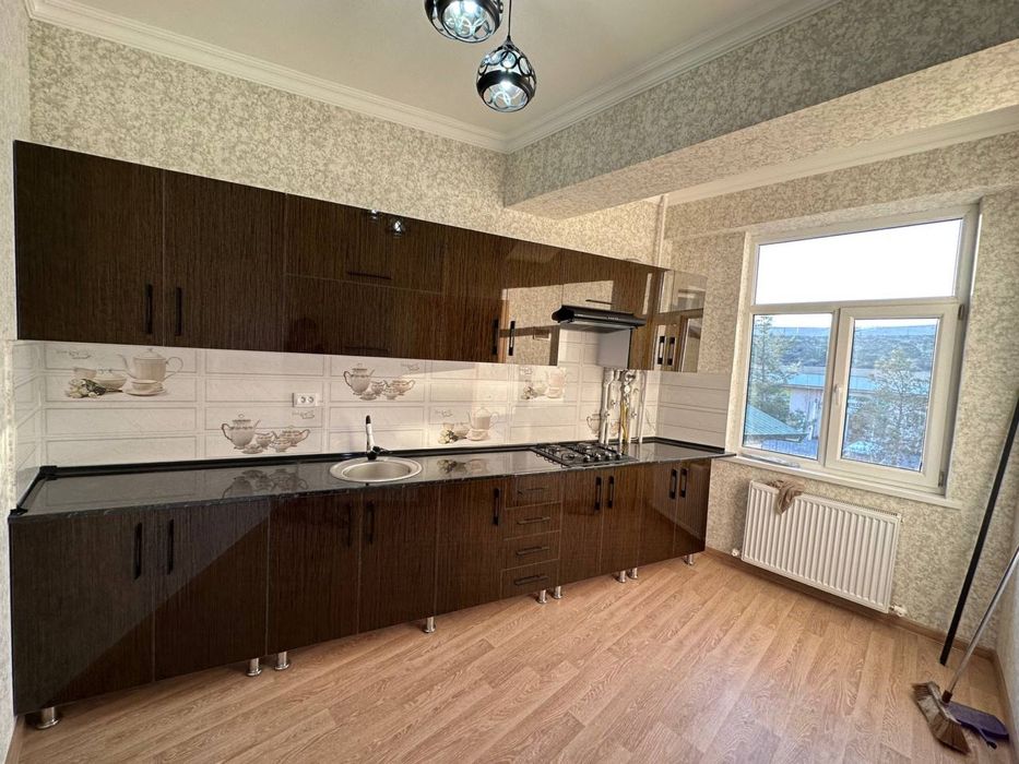 Srochna Sotiladi Tayyor Kvartira 2 etaj 98kv